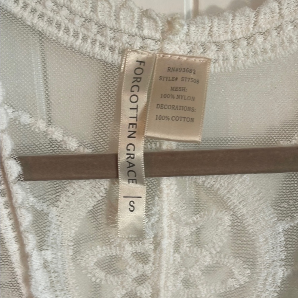Elegant Sheer White Lace Kimono - Picture 6 of 6